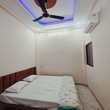 Nandi Homes Homestay Ujjain Eksteriør billede