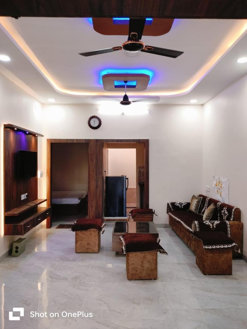 Nandi Homes Homestay Ujjain Eksteriør billede