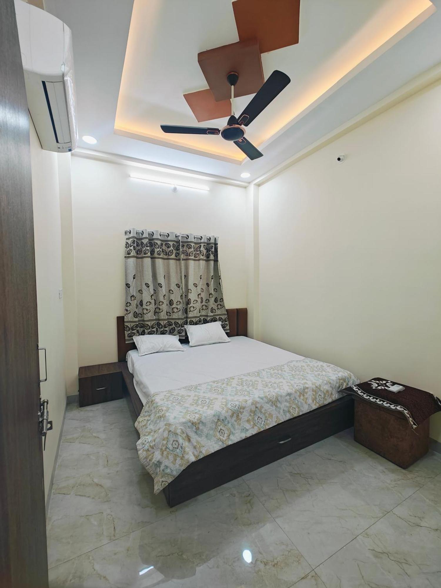 Nandi Homes Homestay Ujjain Eksteriør billede